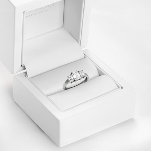 Pierścionek zaręczynowy SAVICKI: białe złoto, diament